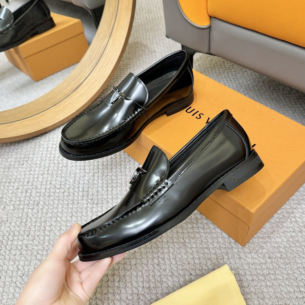 Louis Vuitton Black Leather Loafers — model